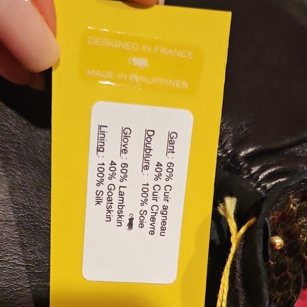 Neiman Marcus NWT Black Leather Gloves with Floral Accents - Picture 5 of 7